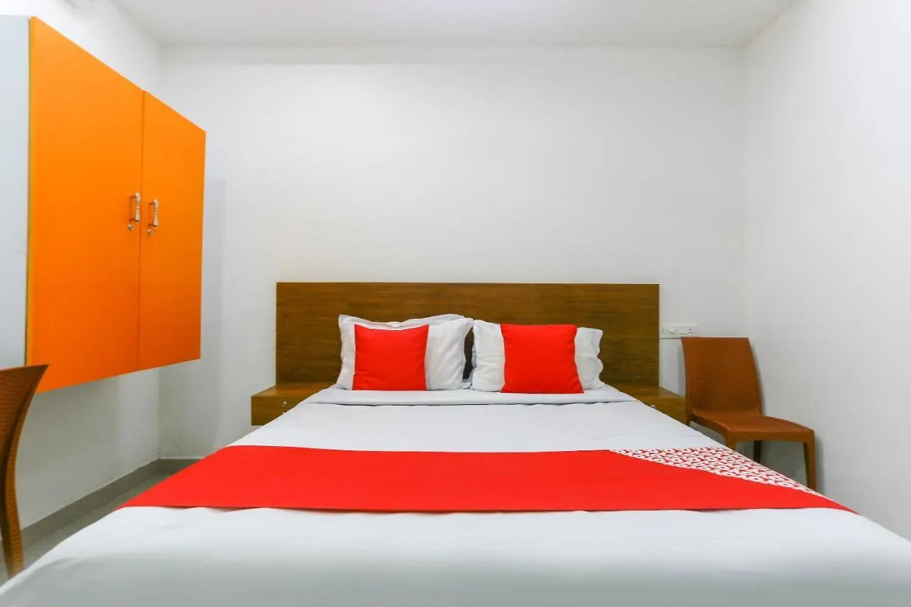 Hotel Oyo 69396 Michaels Residency Lālam Indie